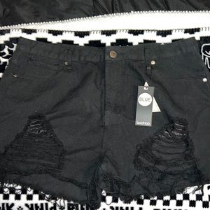 Boohoo black denim shorts